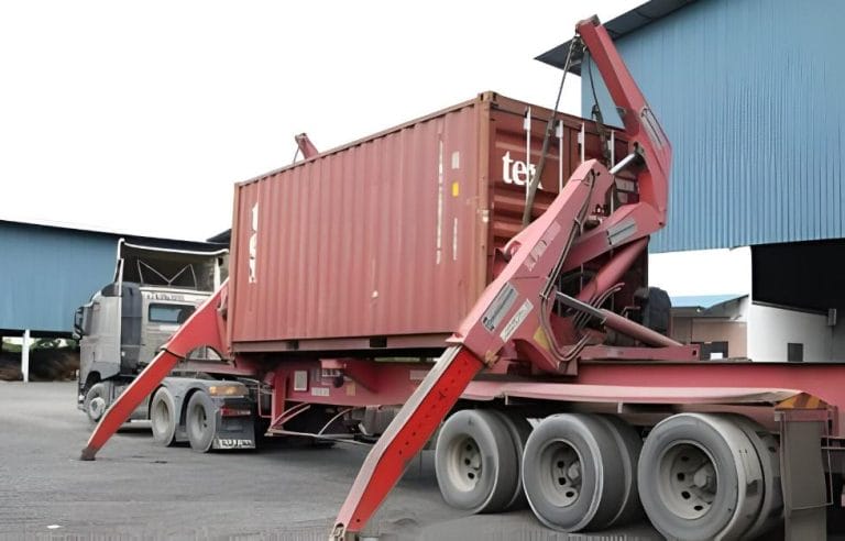 Menggali dan Mengenal Lebih Jauh Tentang Keunggulan Container Side Loader